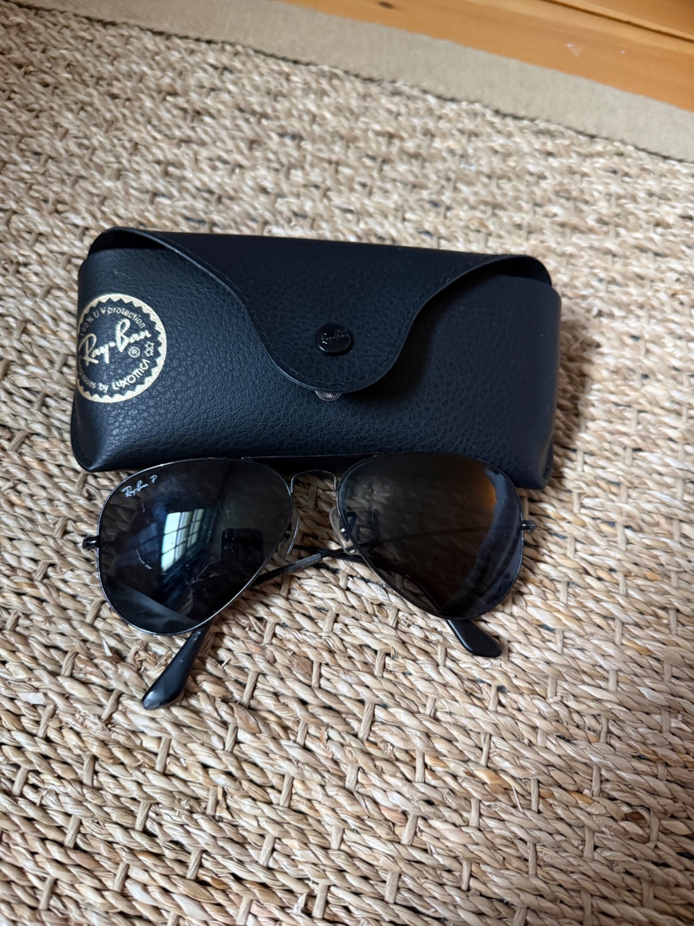 Polarized Ray-Ban Black Aviator Sunglasses with Black Case